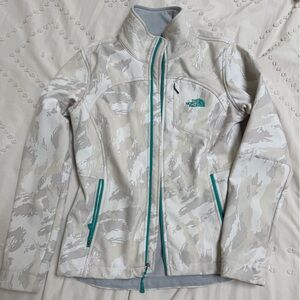 The North Face Women's Jacket - White and Gray Camo
